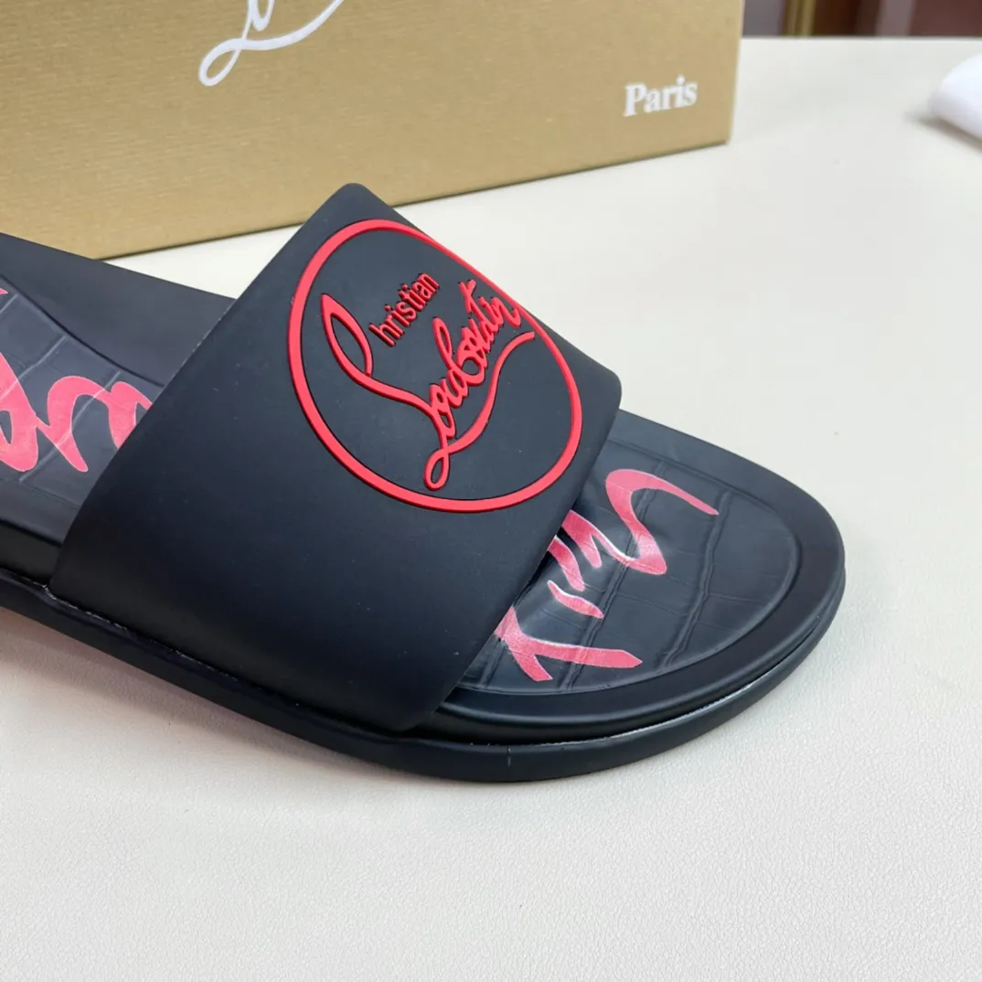 [CL red sole shoes] P: 300💰 size 38-45 Men's classic slippers, made on the official website 1:1, the original factory specializes in original materials ➖ OEM 3D printing pattern production ➖ Ultra-light non-slip outsole. Super fashionable and super comfortable, handsome on the feet, a must-have for men in summer! !
